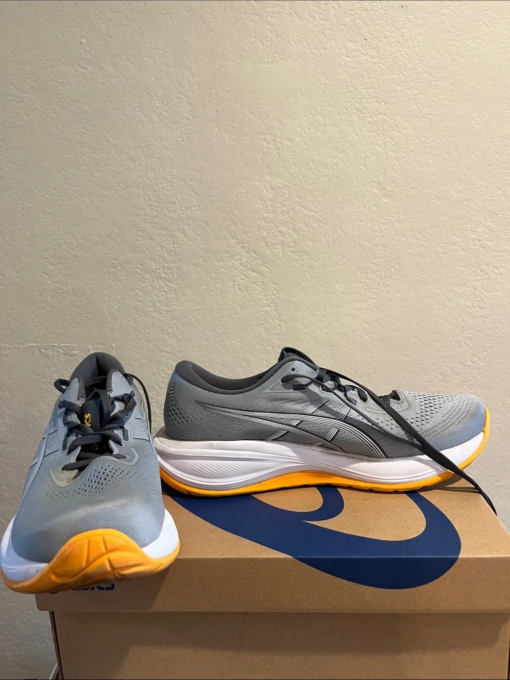 ASICS Men's Gray Athletic Running Shoes with Orange Outsole (Gel-Cumulus 28)
